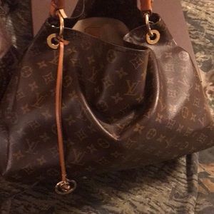 Louis Vuitton Artsy MM Monogram